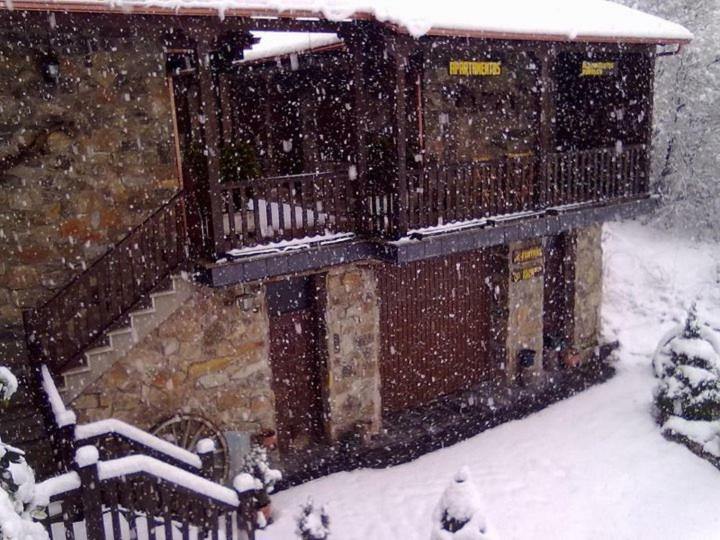 Alojamientos Rurales El Fontano Galende エクステリア 写真